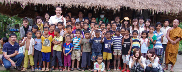 カンボジアの希望孤児院にて