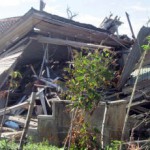 突風で倒壊したセブ北部ダアンバンダヤンの家